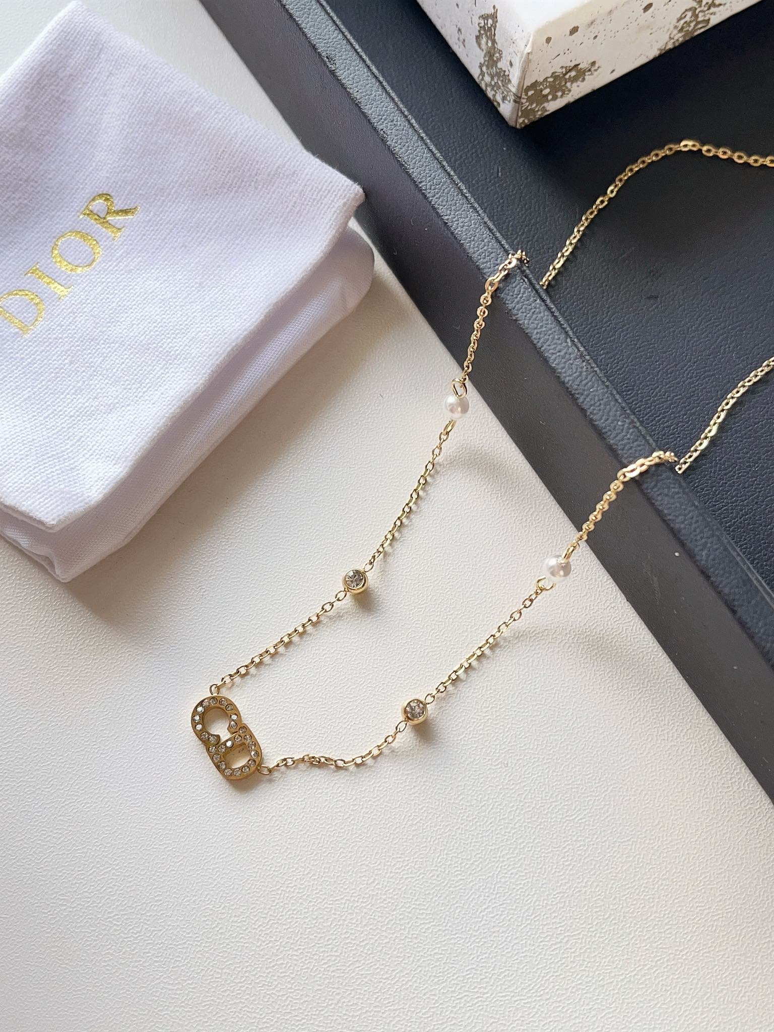Diamond and pearl necklace