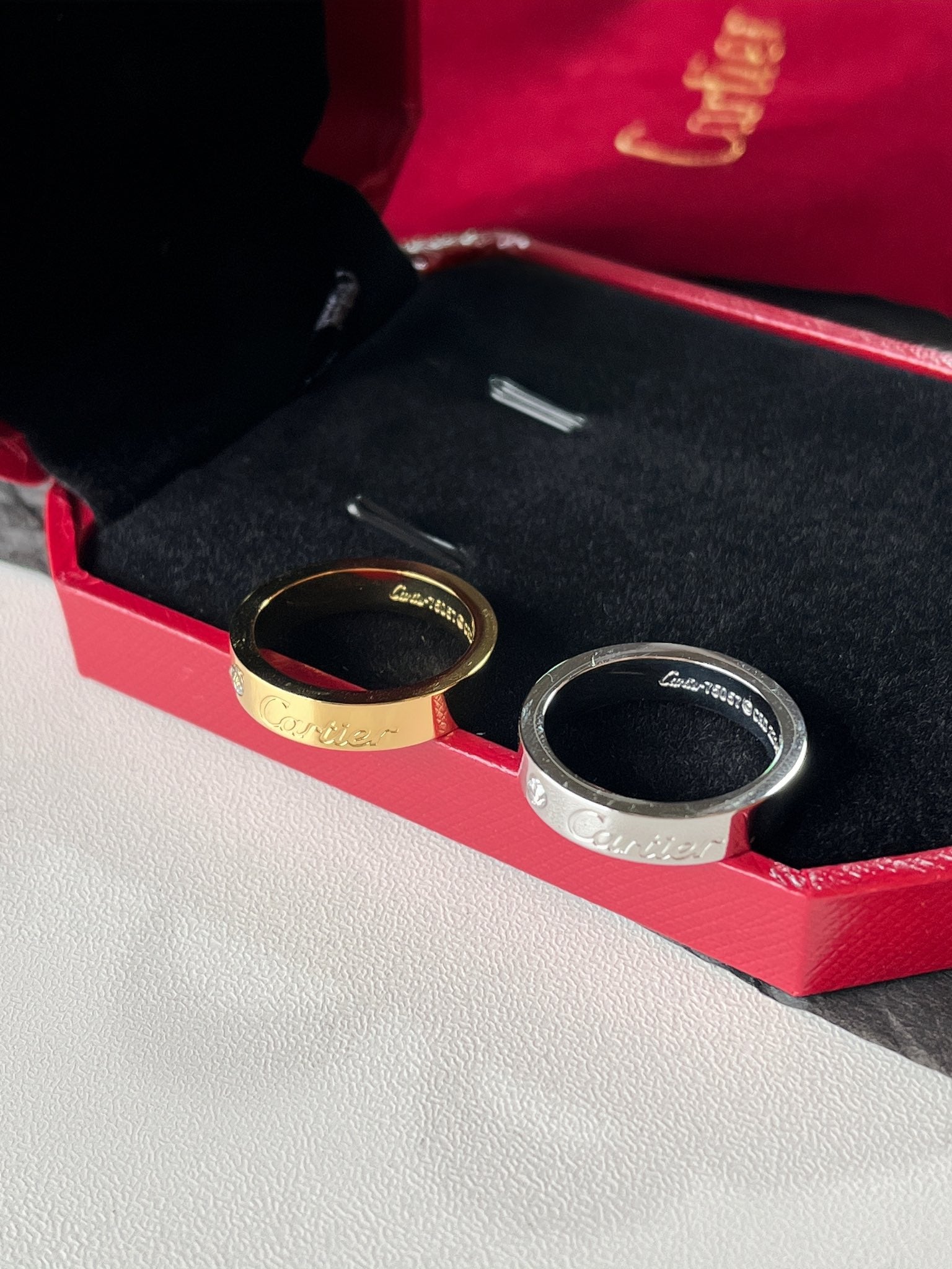 Elegance signature diamond ring