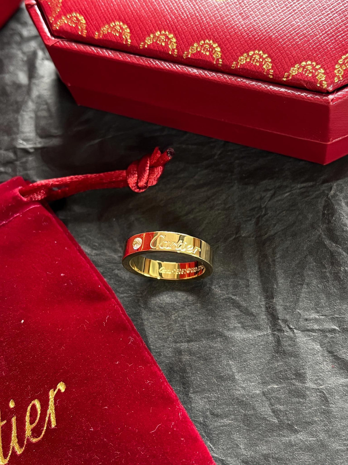 Elegance signature diamond ring