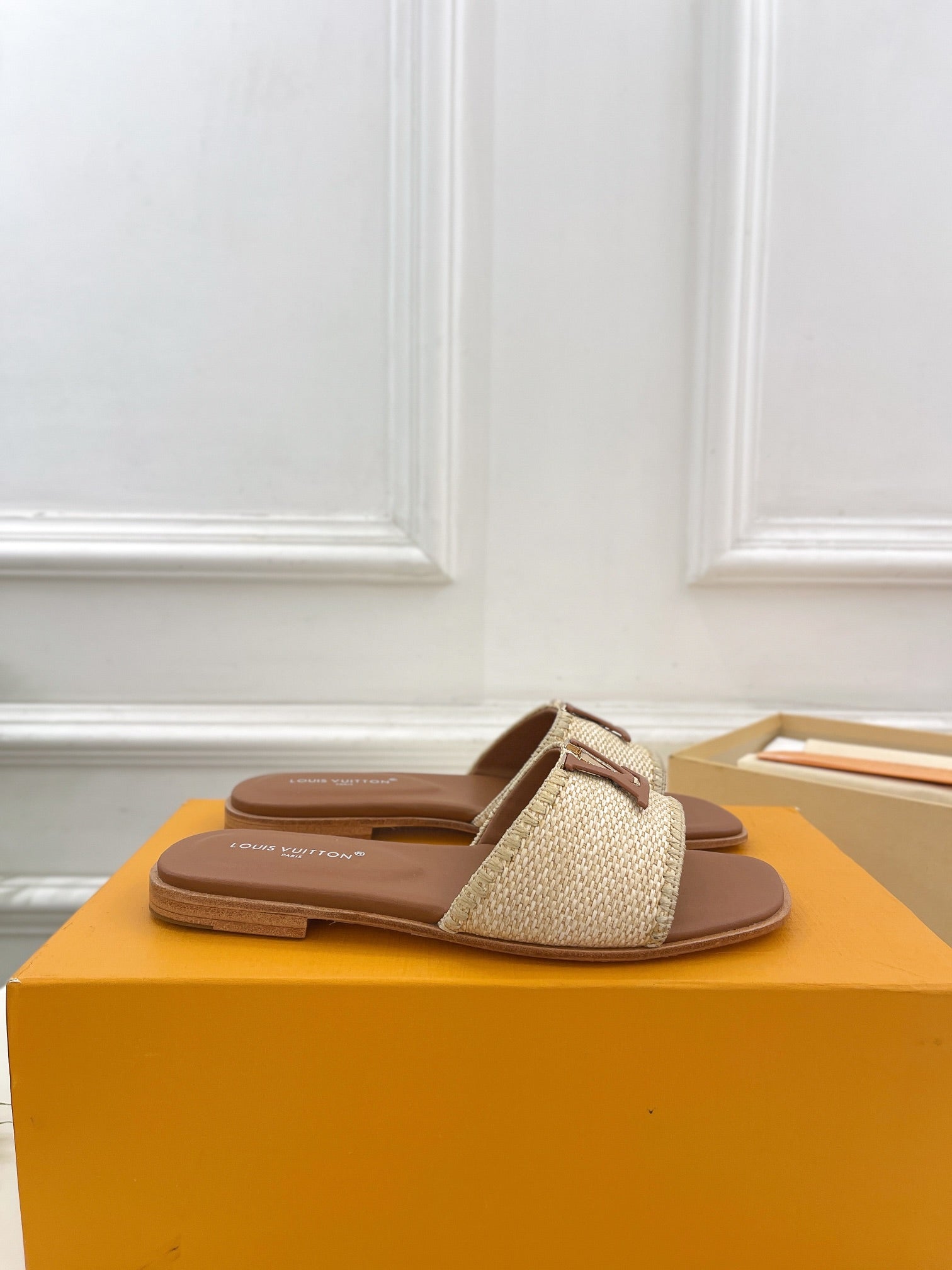 Straw Flat Slippers