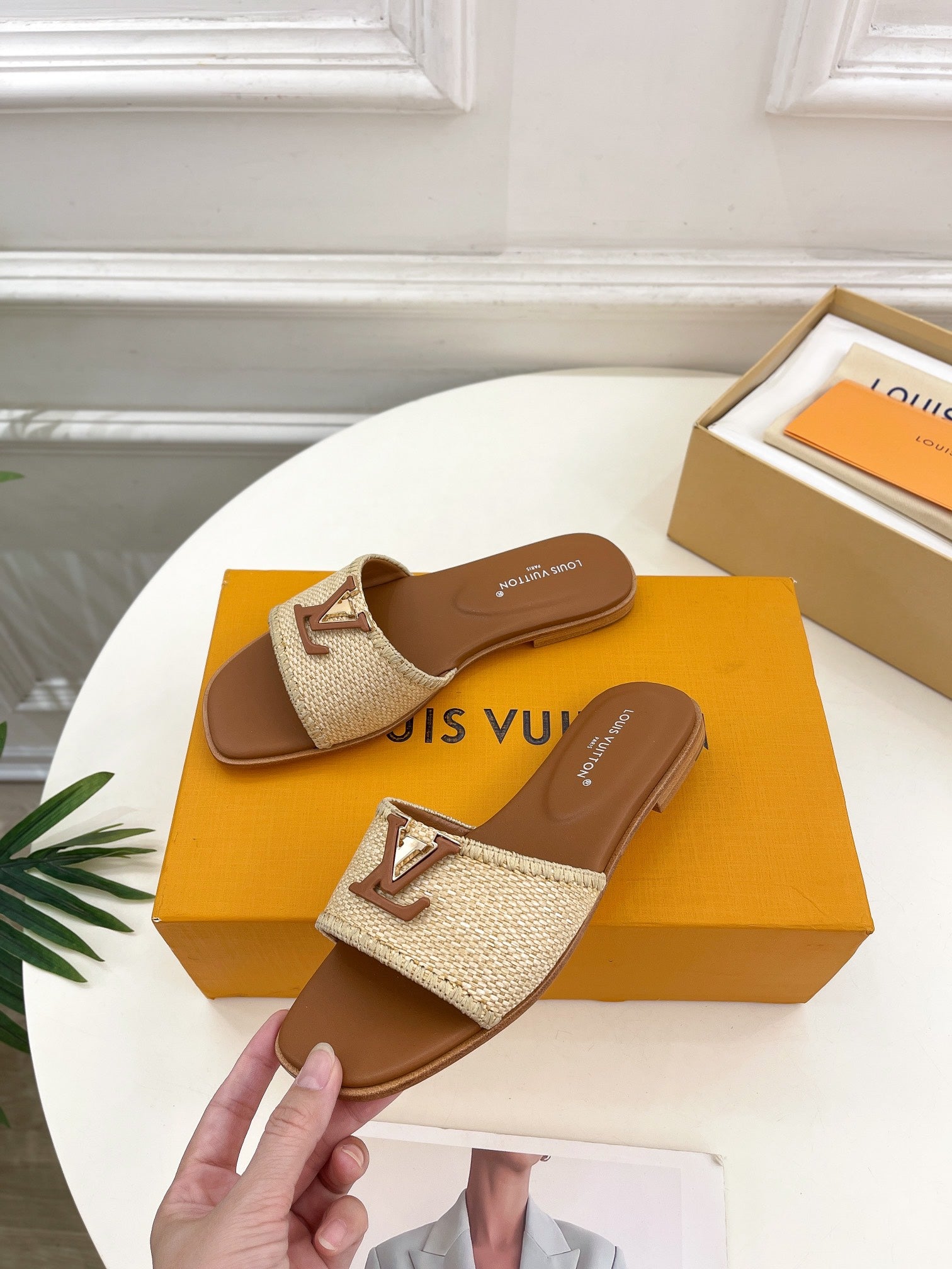 Straw Flat Slippers