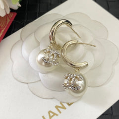 Round pearl drop earrings