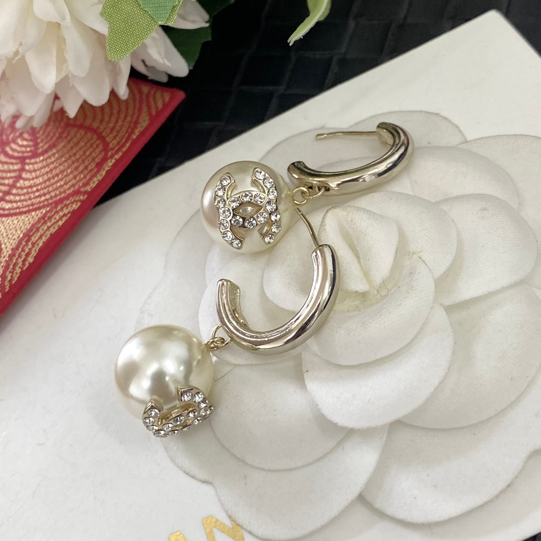 Round pearl drop earrings