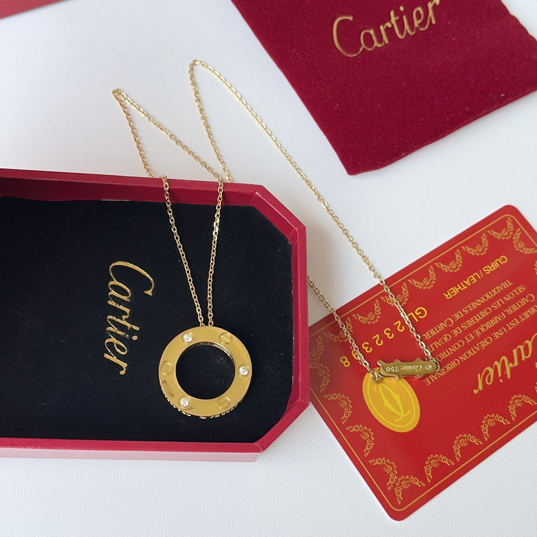 3 diamonds round necklace