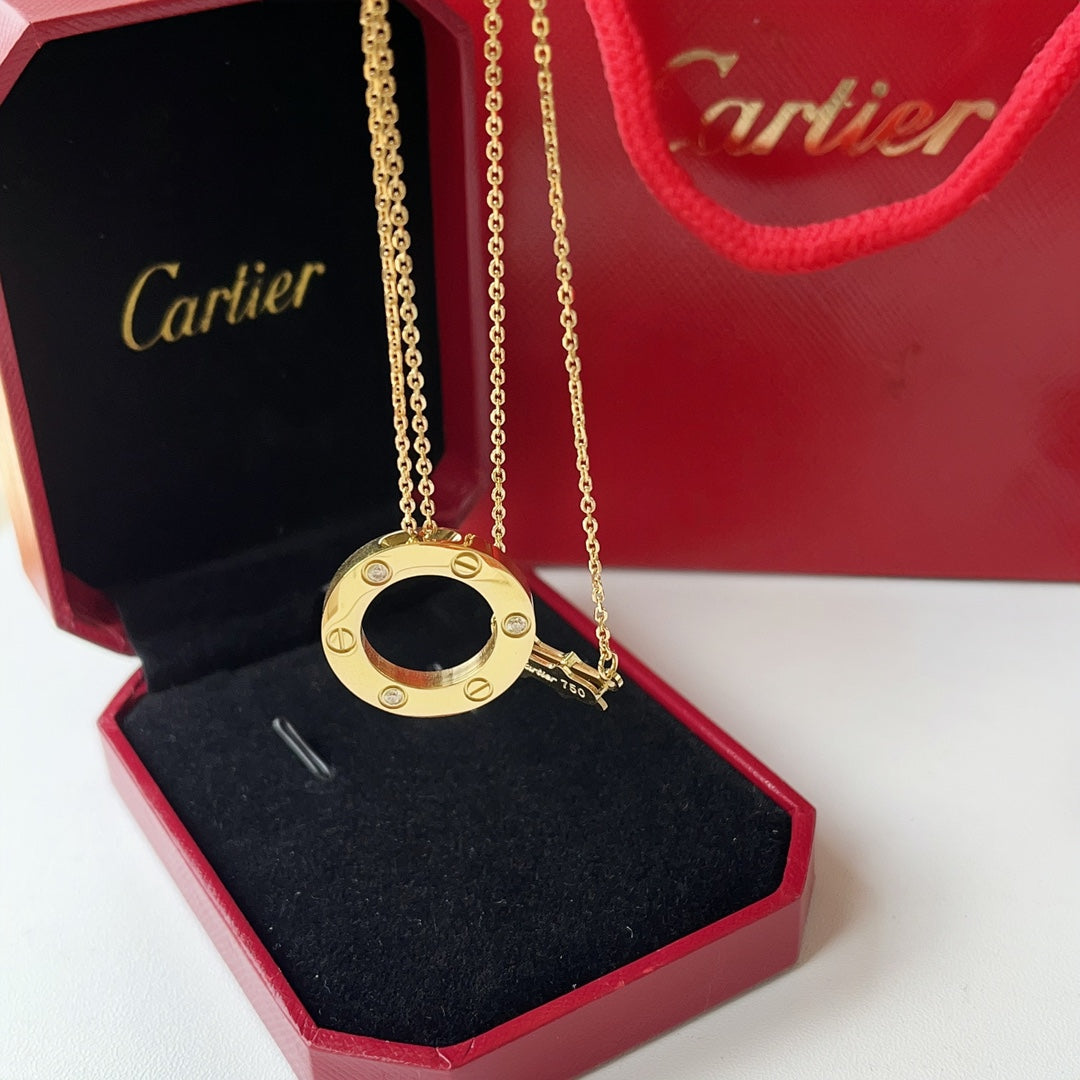 3 diamonds round necklace