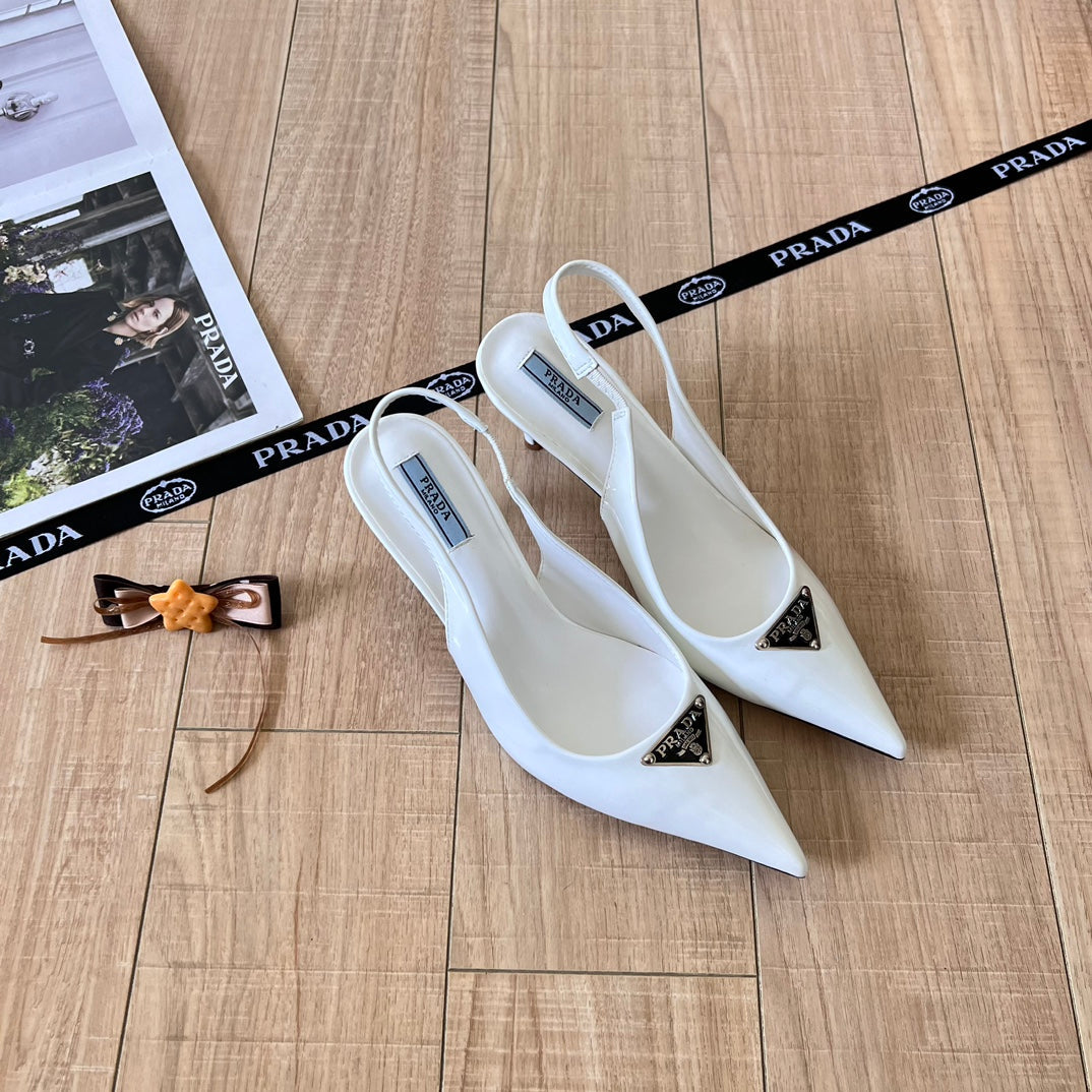 Fashionable triangle high heels