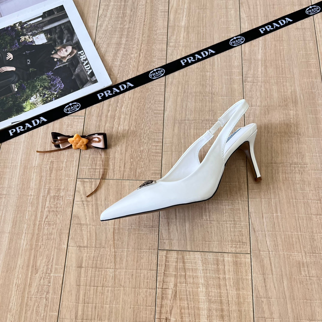 Fashionable triangle high heels