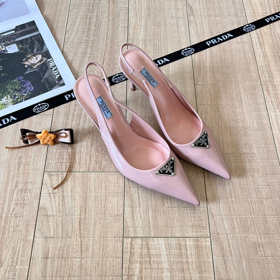 Fashionable triangle high heels