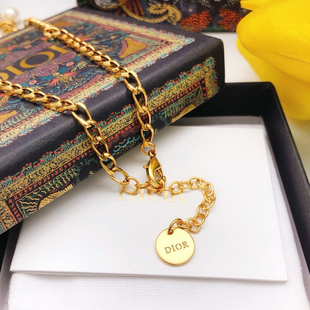 Four-Leaf Clover Heart Necklace
