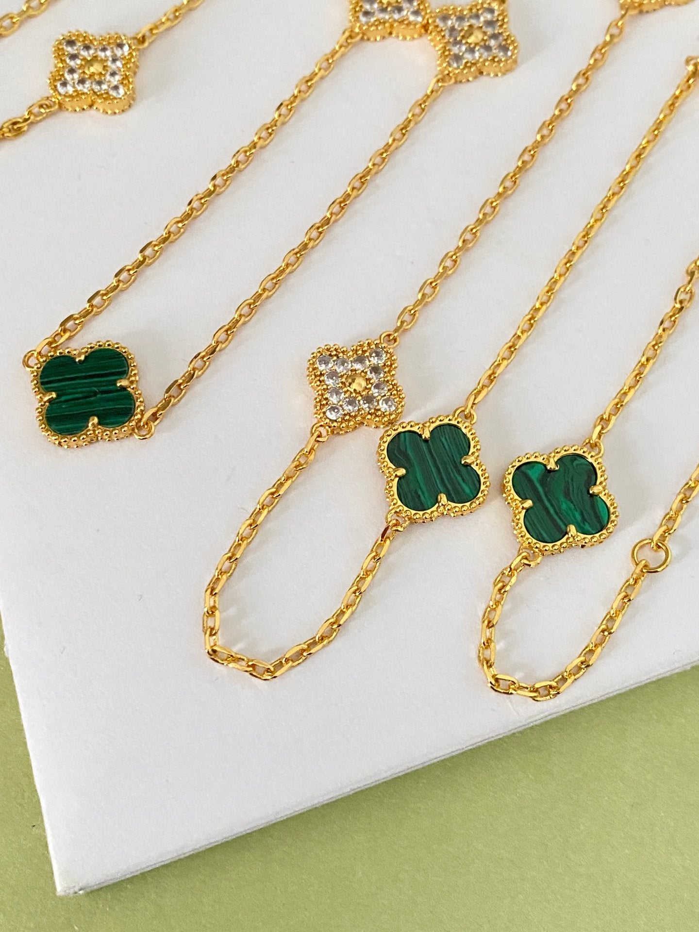 Four-leaf clover mother-of-pearl long necklace