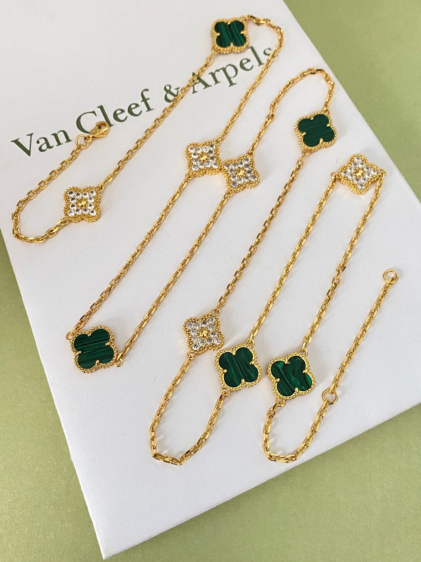 Four-leaf clover mother-of-pearl long necklace