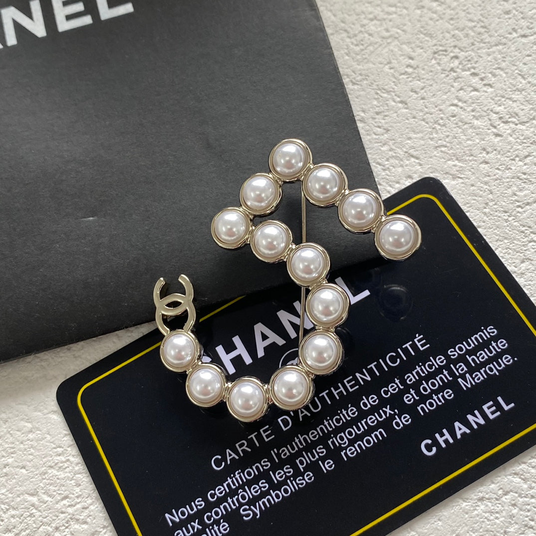 Creative "5" Pearl Brooch