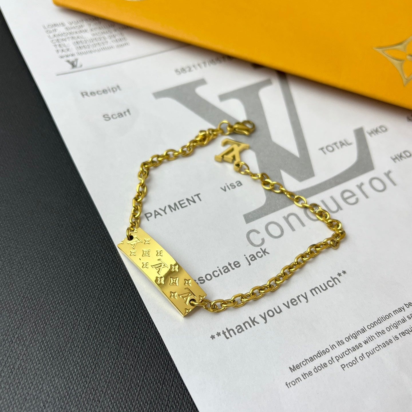 Nameplate pendant bracelet