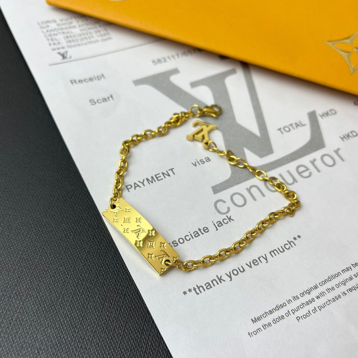 Nameplate pendant bracelet