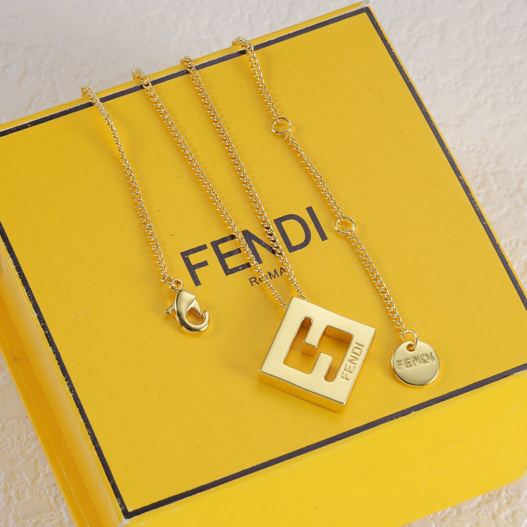 Fashionable Enamel Necklace
