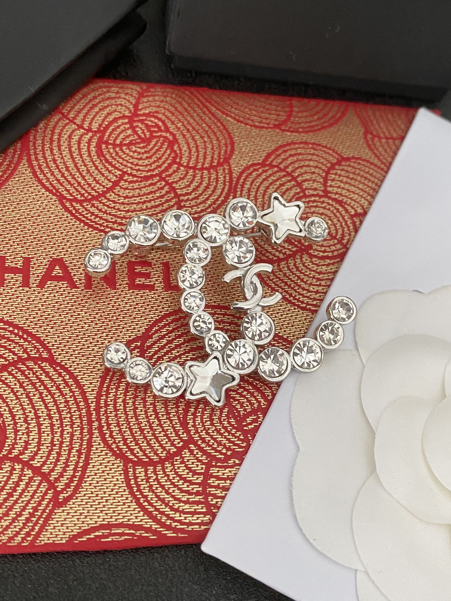 Sparkling Diamond Star Brooch