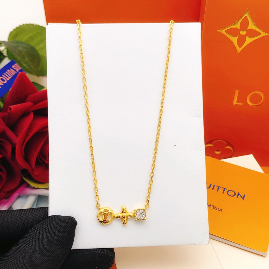 Diamond pendant necklace
