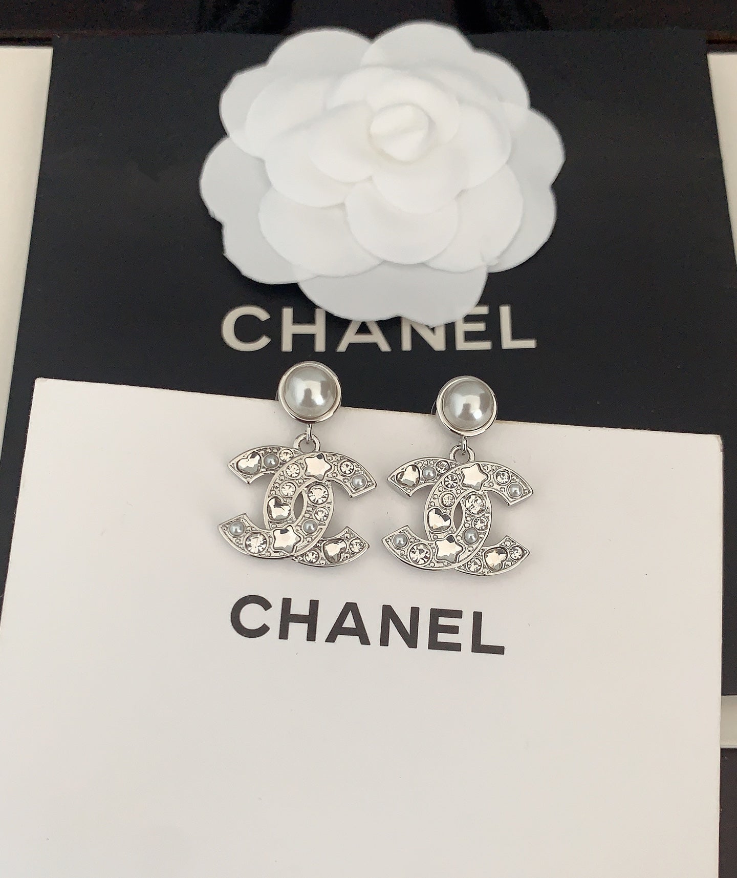 White Diamond Heart Pearl Earrings
