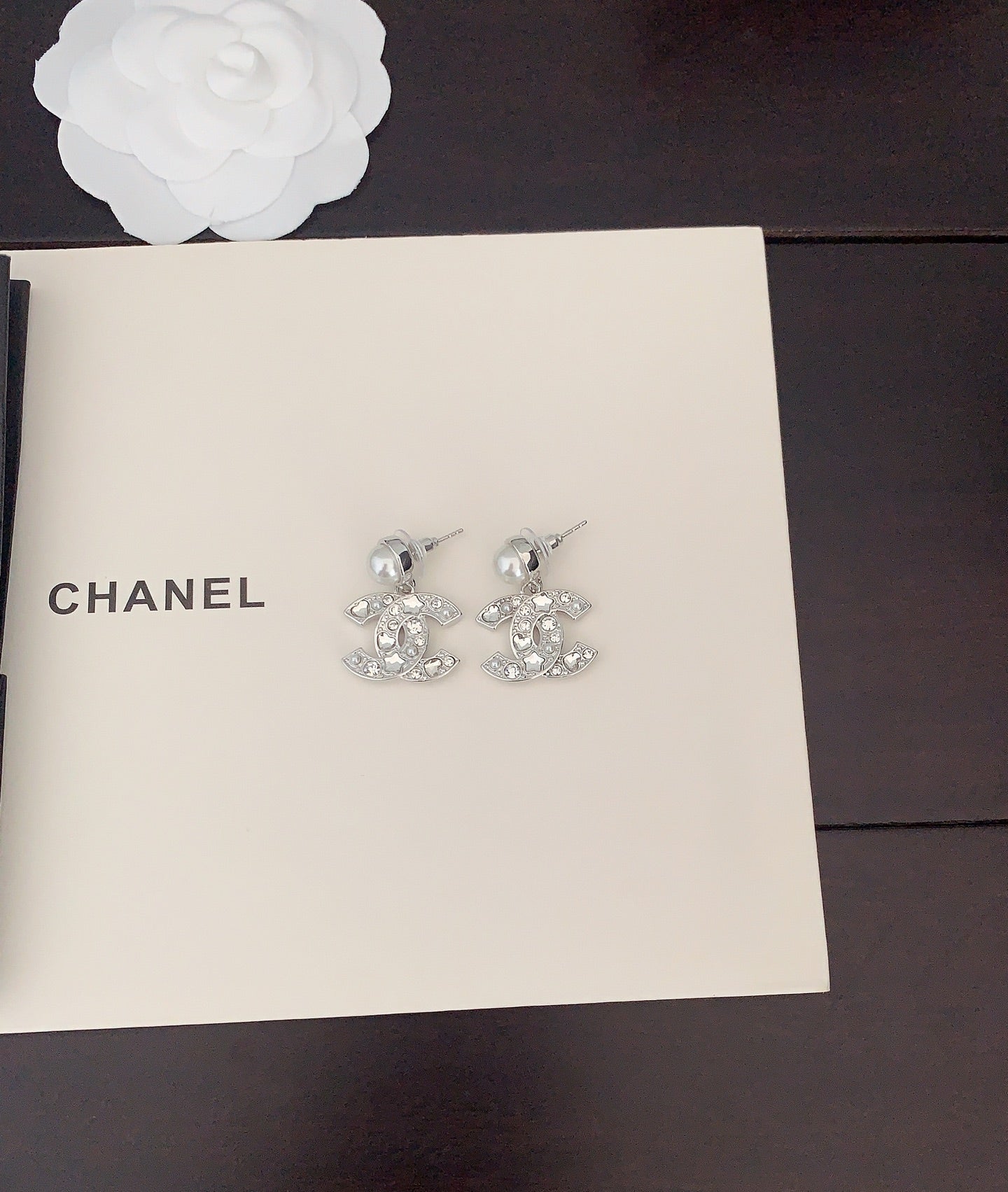 White Diamond Heart Pearl Earrings