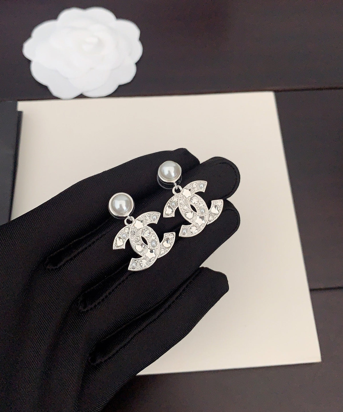 White Diamond Heart Pearl Earrings