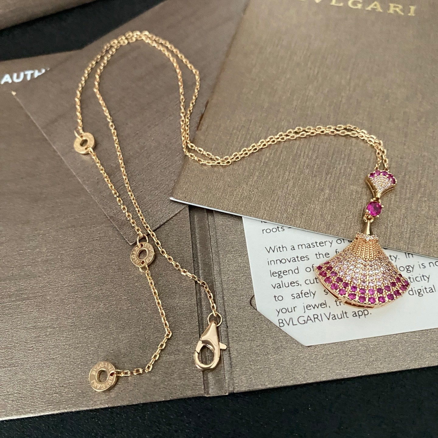 Sparkling Diamond Fan-Shaped Necklace