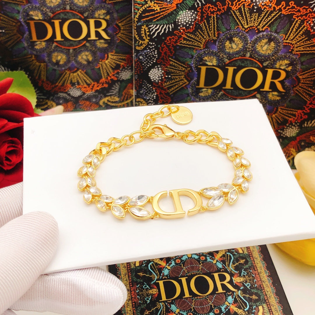 Elegance Marquise-cut Diamond Bracelet