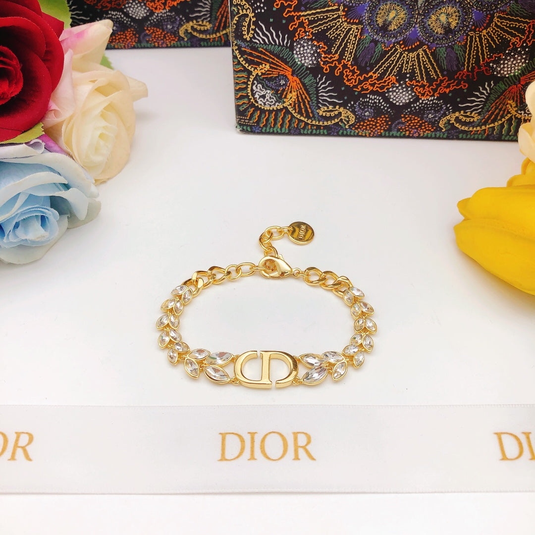 Elegance Marquise-cut Diamond Bracelet