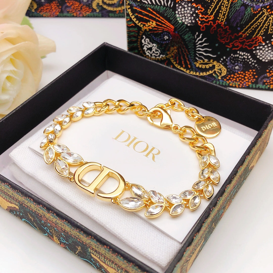Elegance Marquise-cut Diamond Bracelet