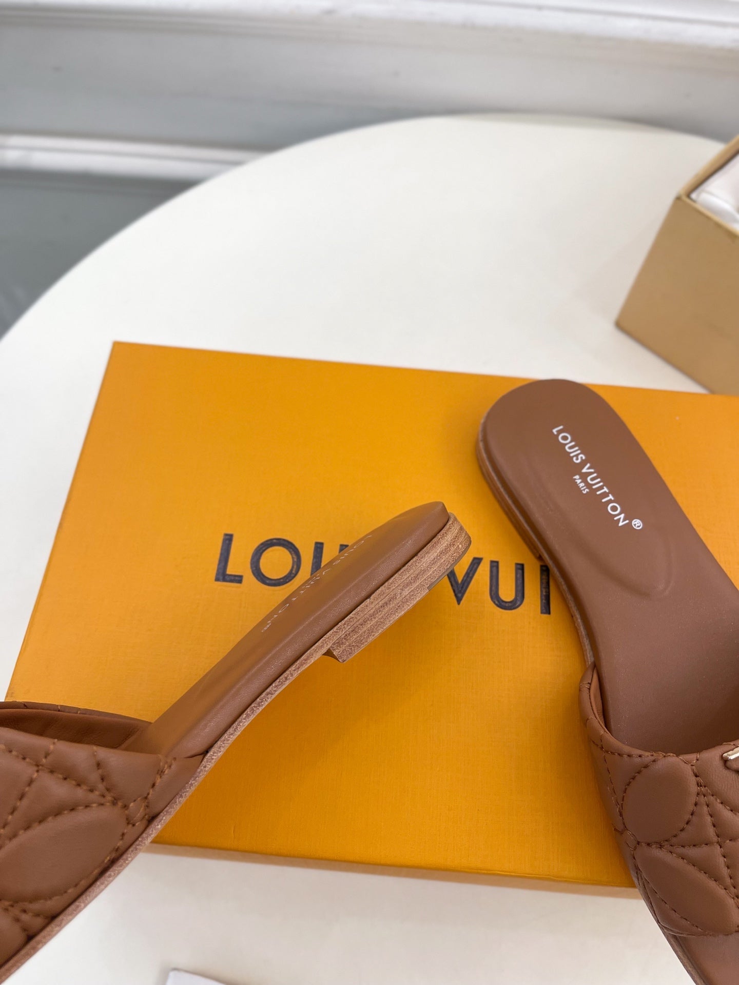 Fashionable Metal Leather Slippers