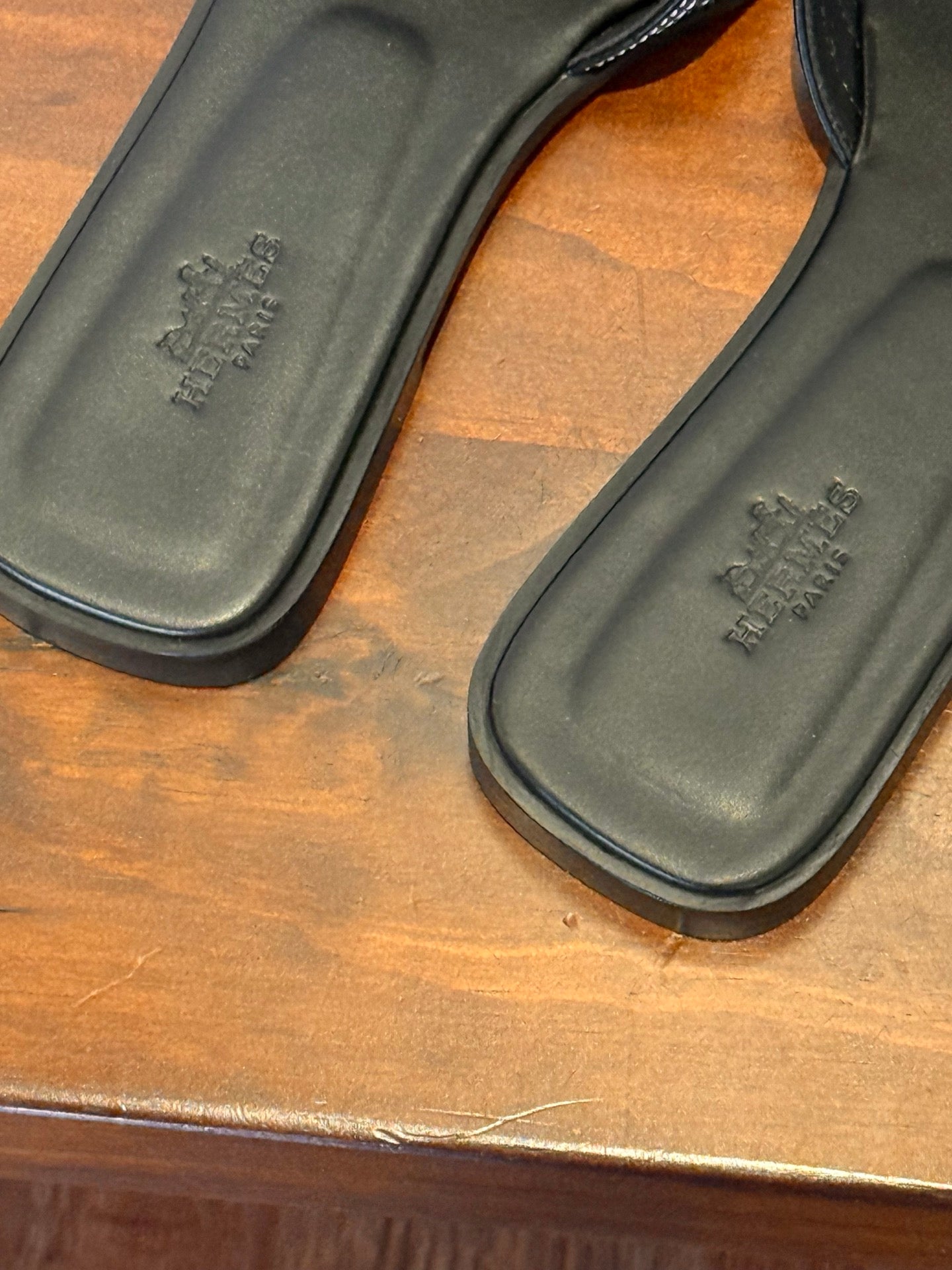 Classic leather slippers