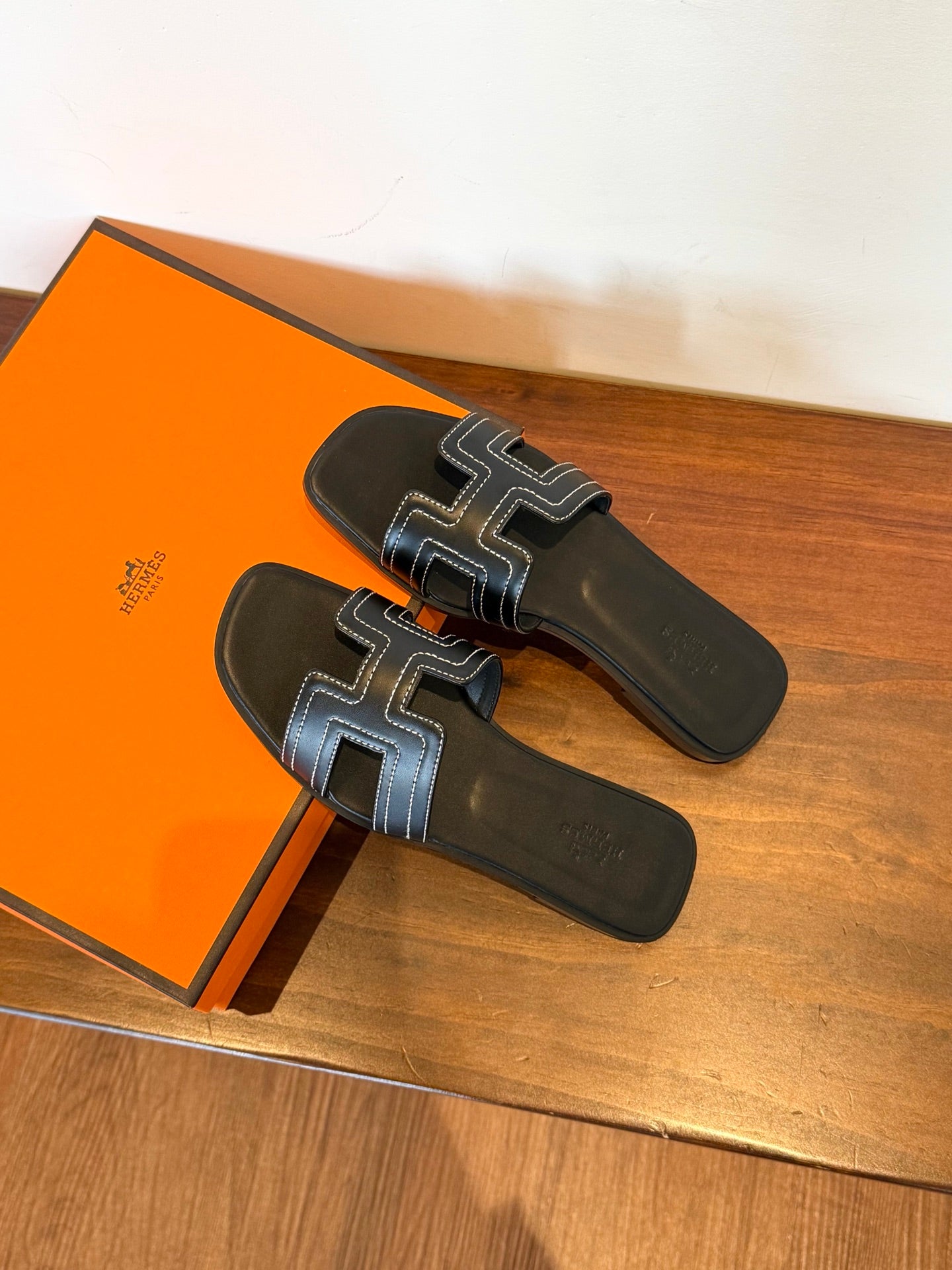 Classic leather slippers