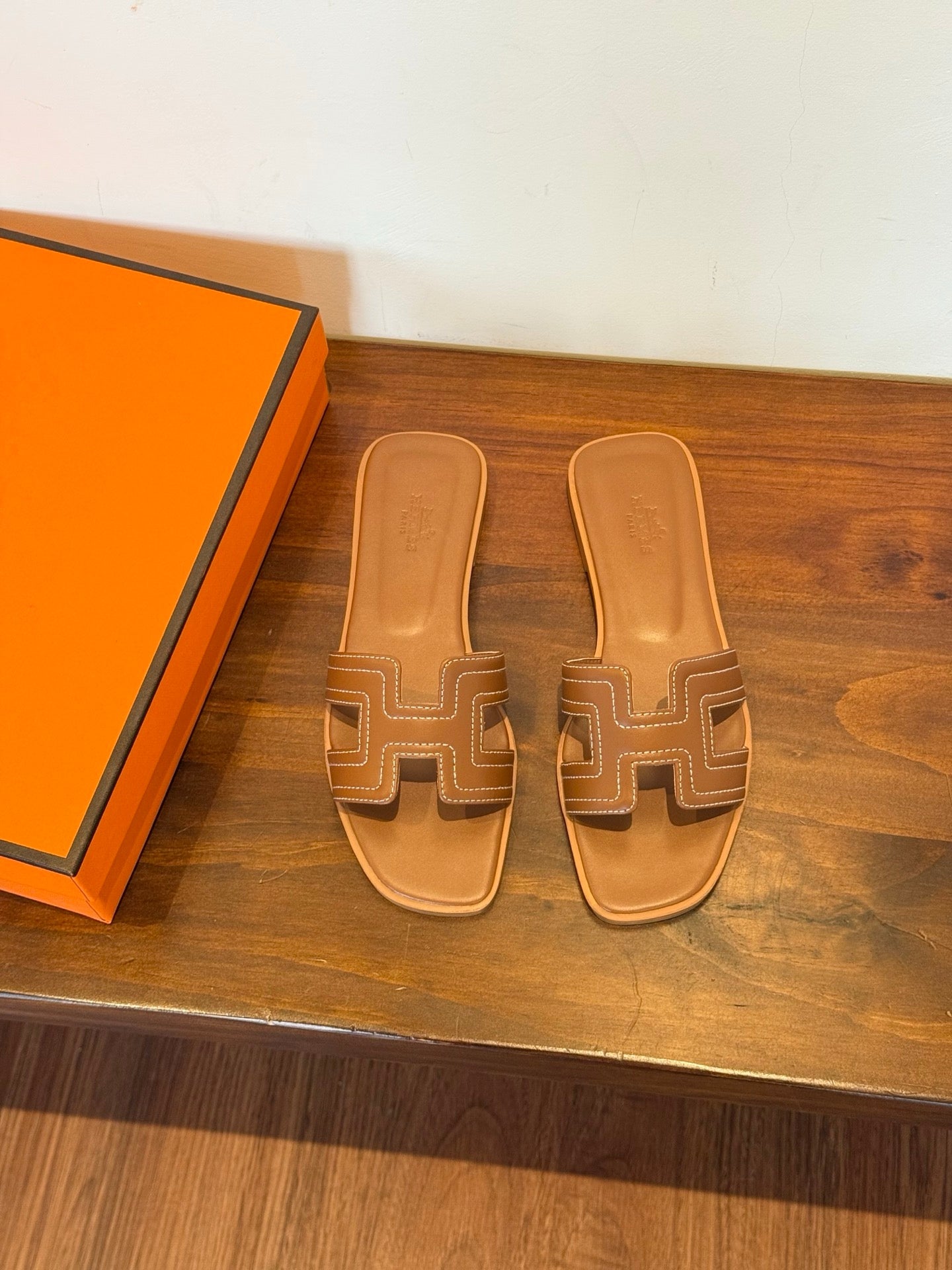 Classic leather slippers