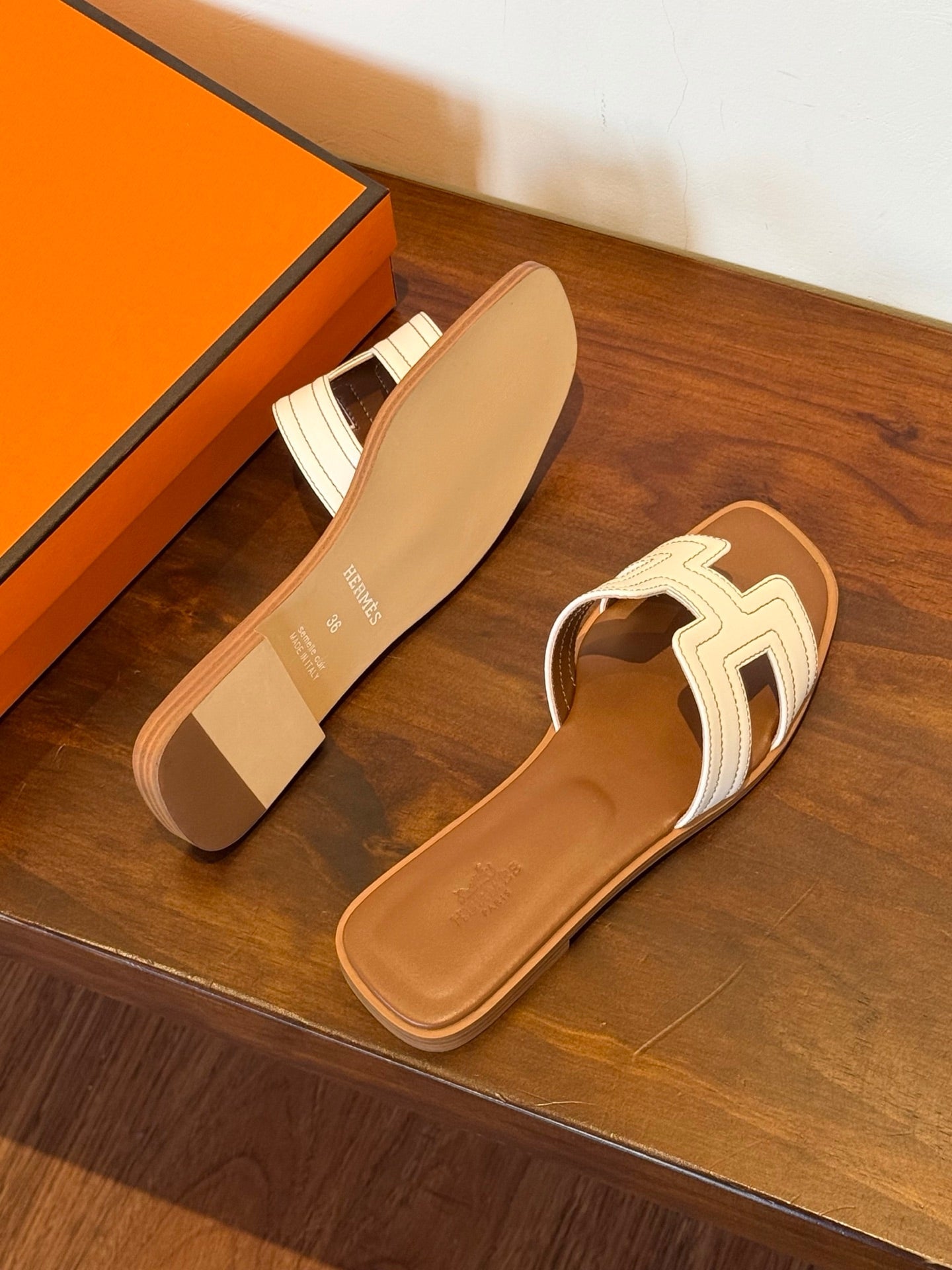 Classic leather slippers