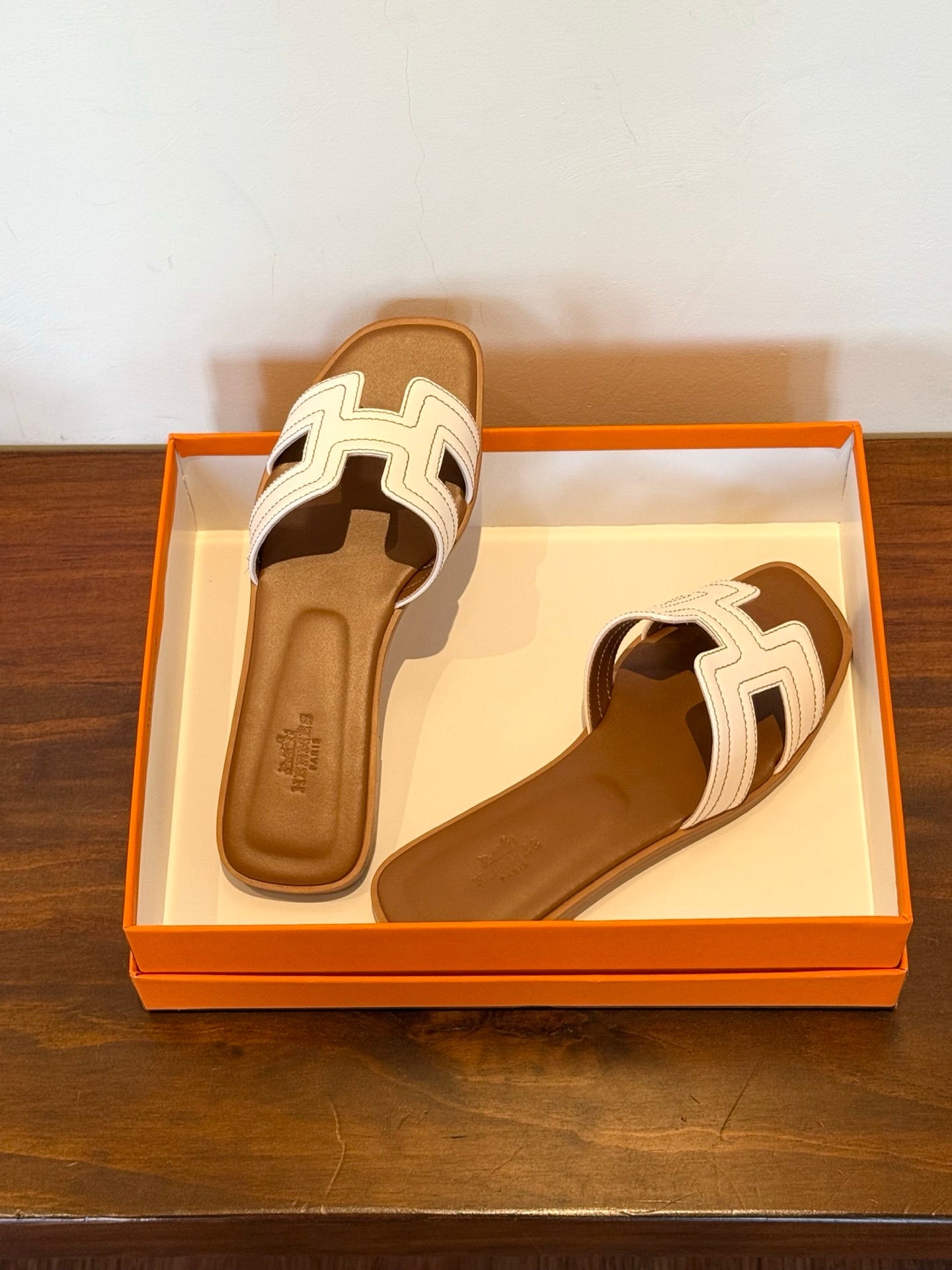 Classic leather slippers