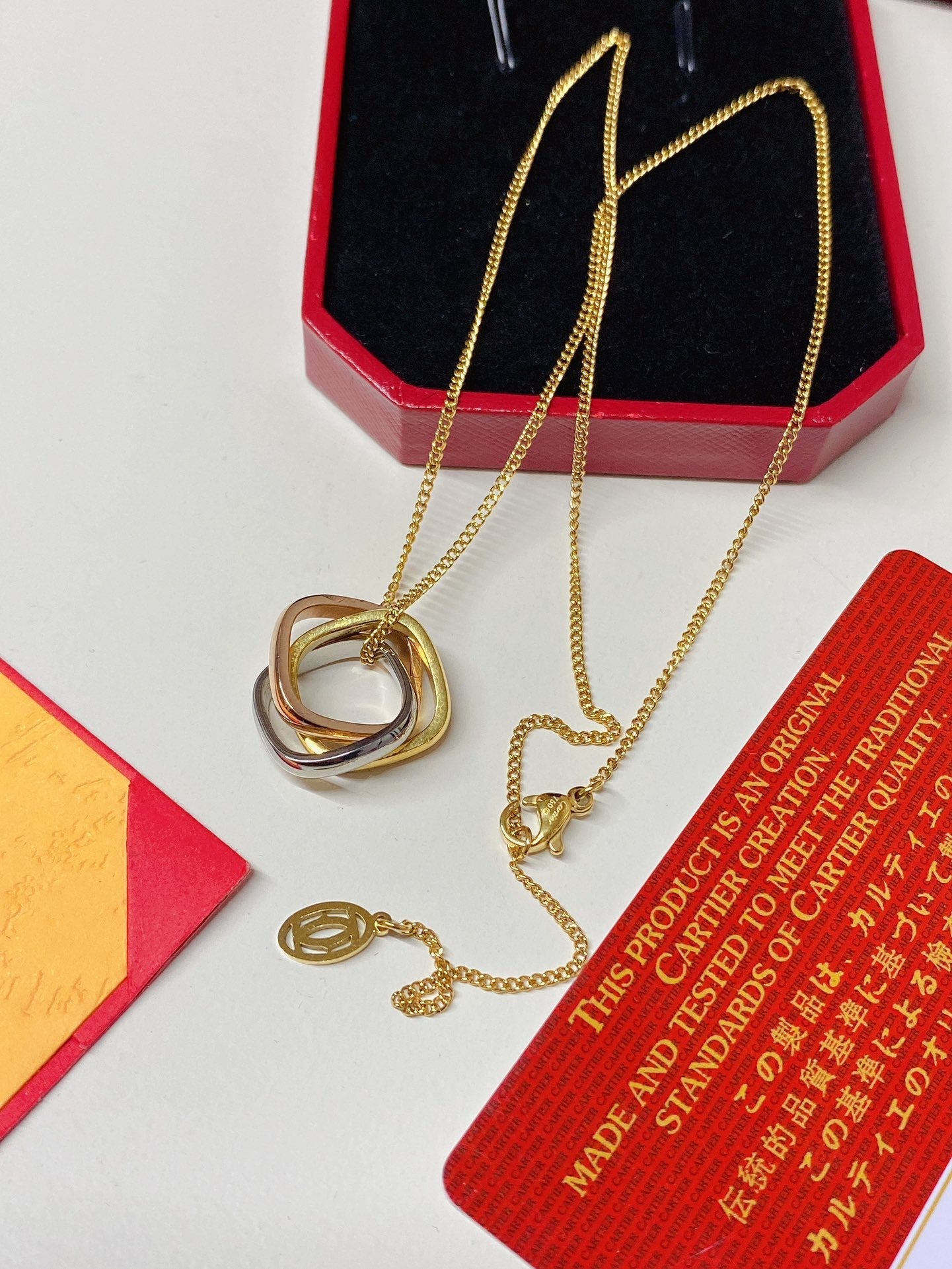 3 hoops pendant necklace