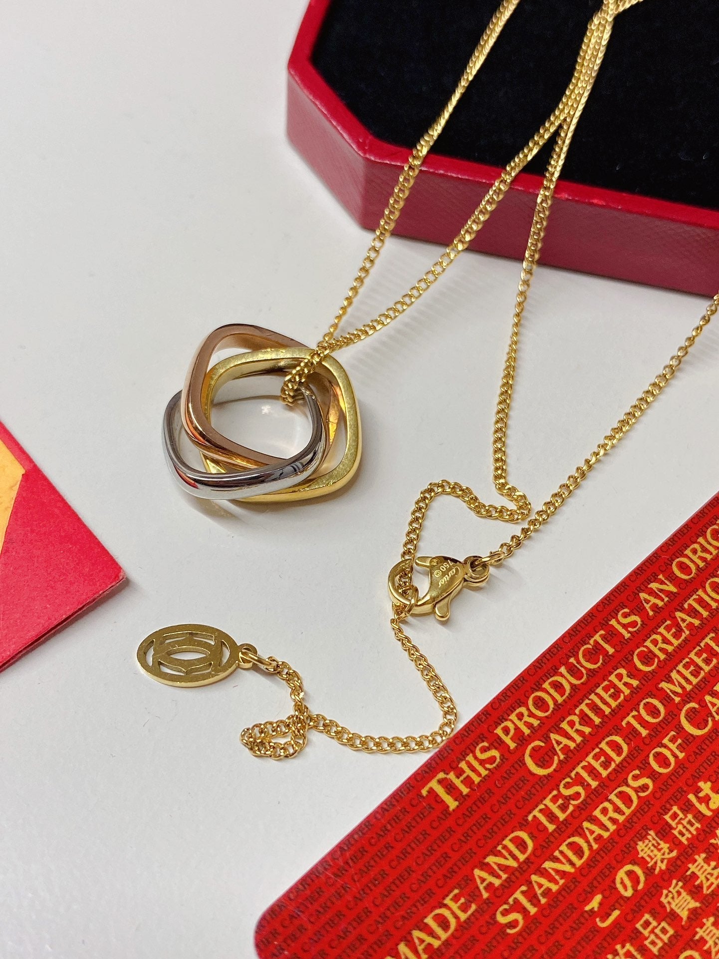 3 hoops pendant necklace
