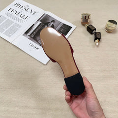 Embossed flat slippers
