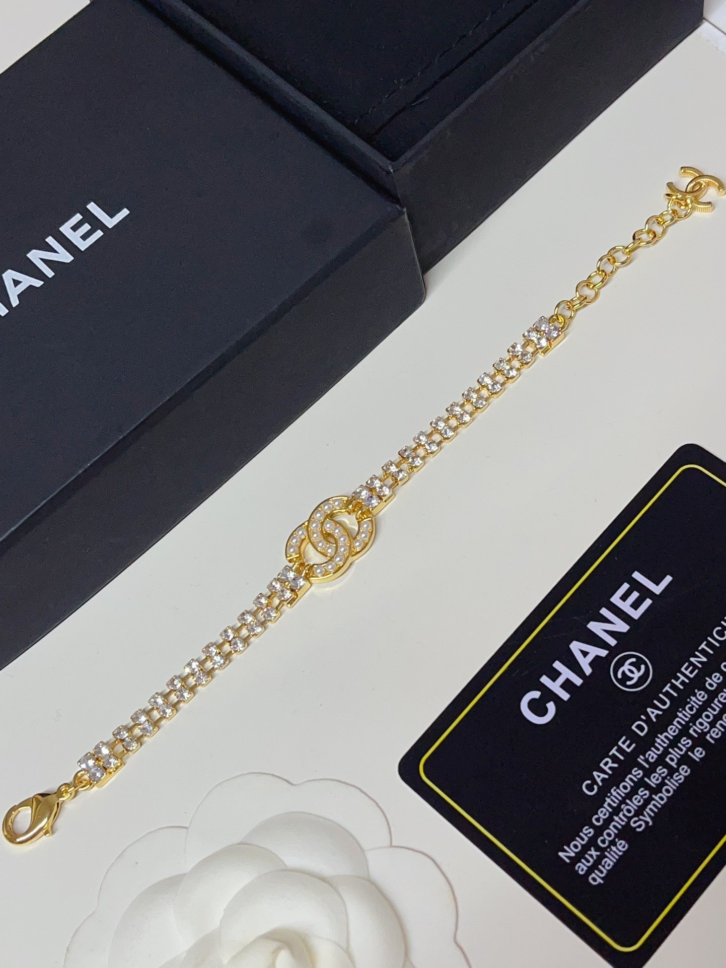 Full Diamond pearl bracelet