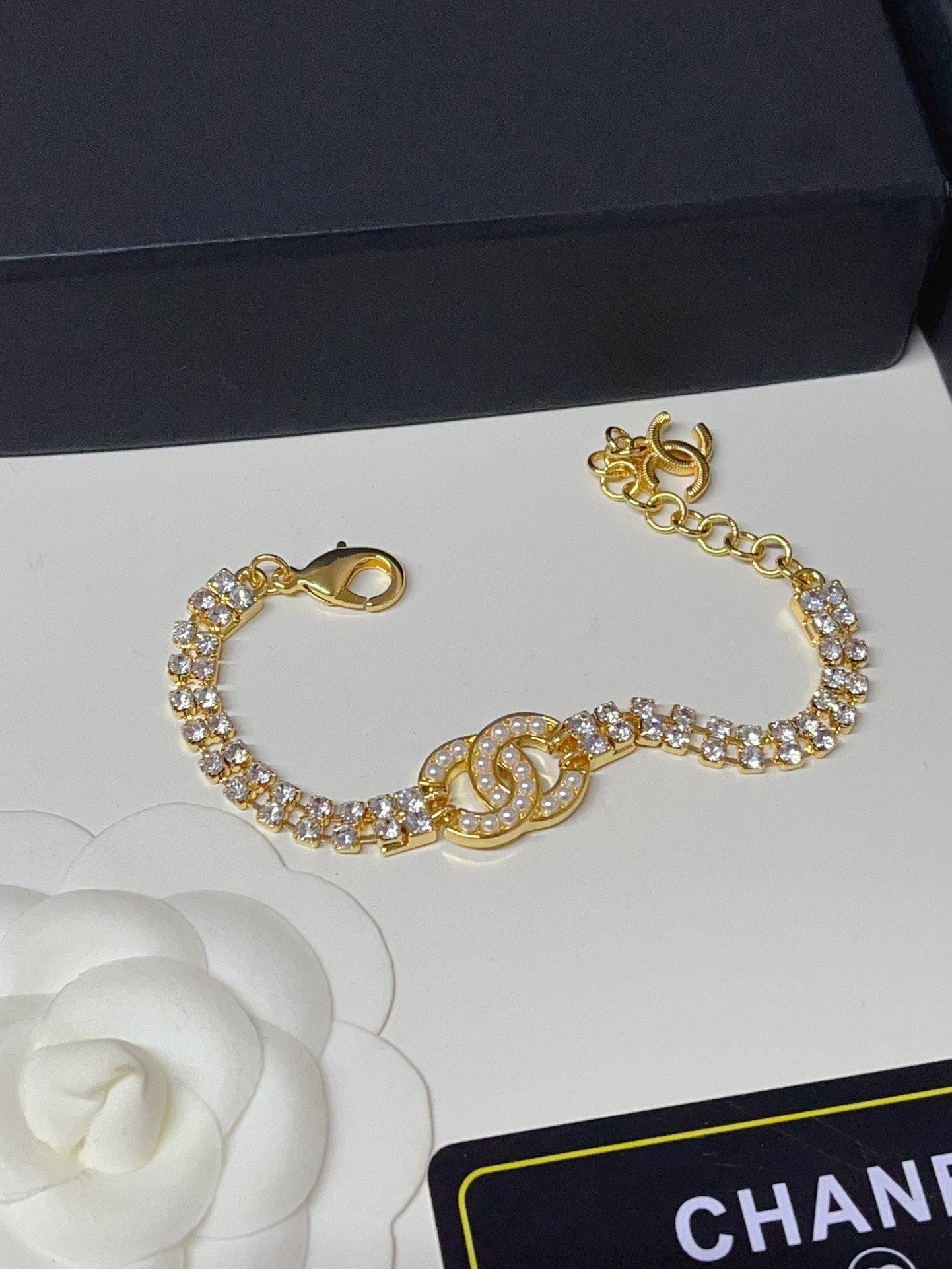 Full Diamond pearl bracelet