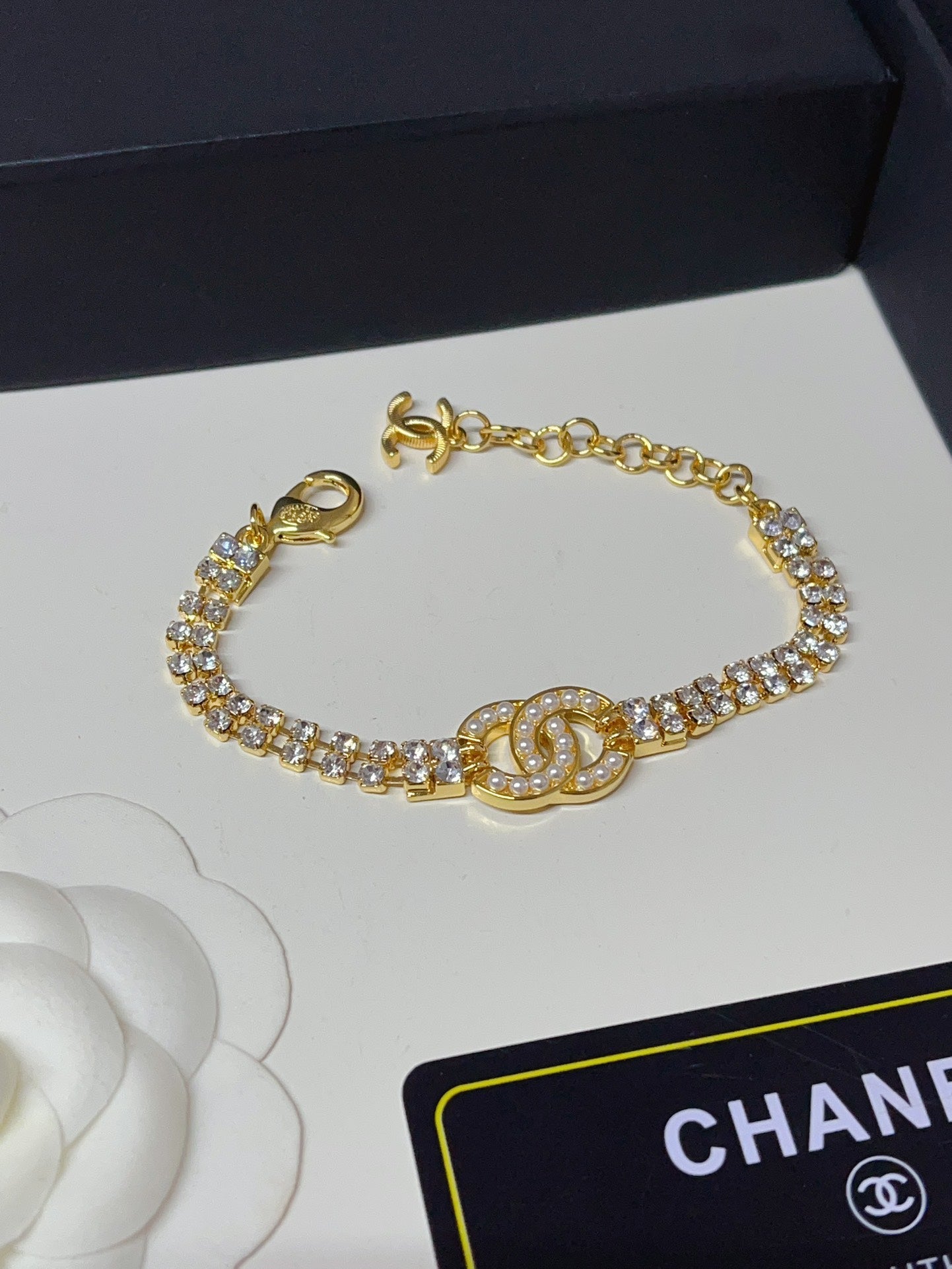 Full Diamond pearl bracelet
