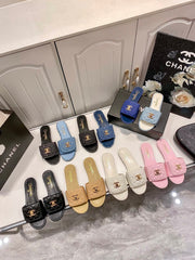 Fashionable and elegant slippers