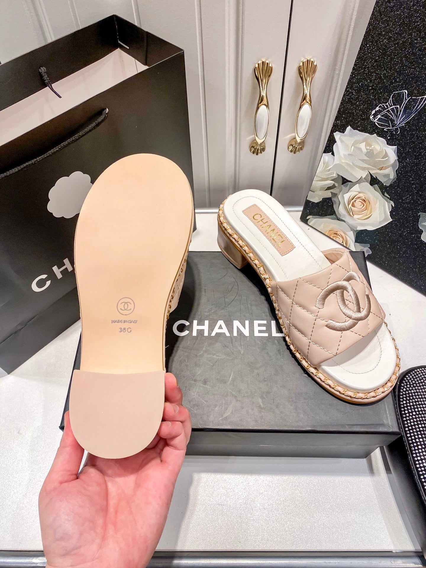 Fashion leather braided thick heel slippers