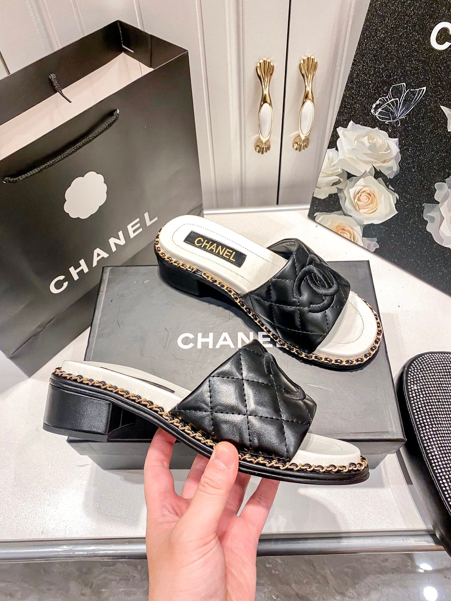 Fashion leather braided thick heel slippers