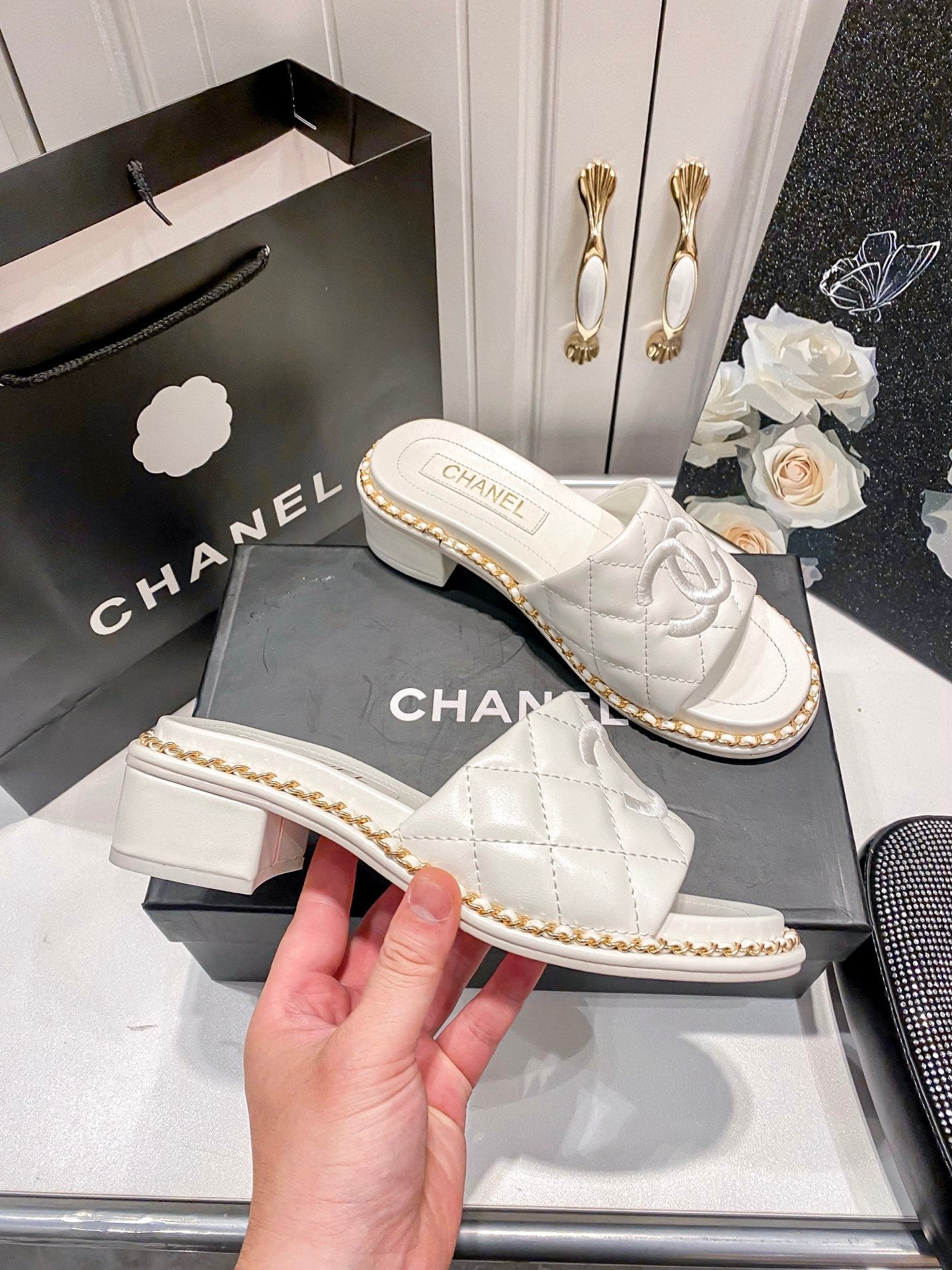 Fashion leather braided thick heel slippers
