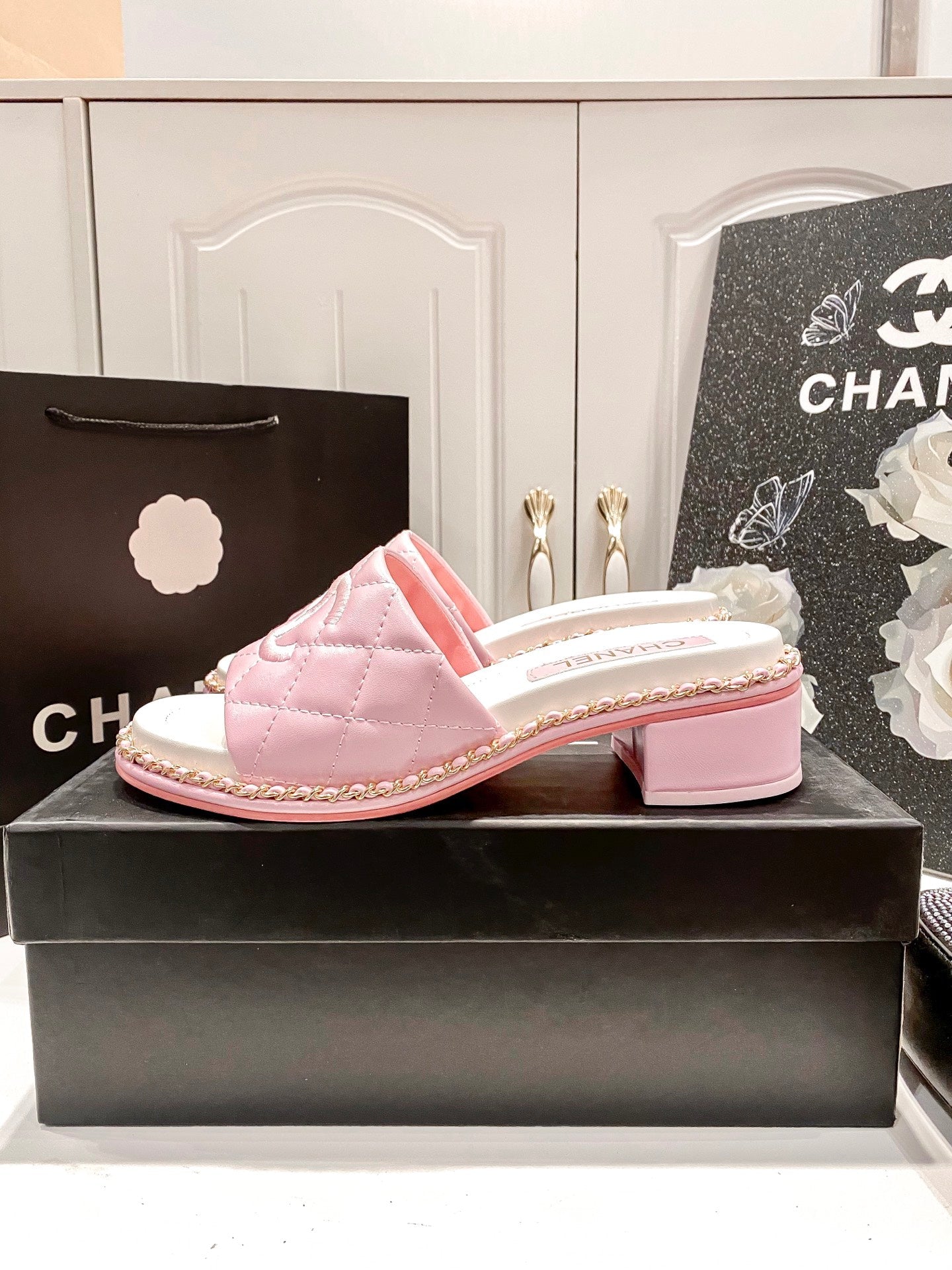 Fashion leather braided thick heel slippers