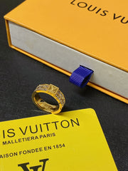 Shiny Broken Diamond Ring