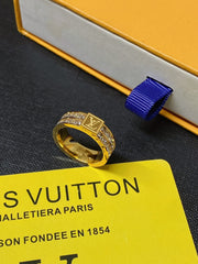 Shiny Broken Diamond Ring