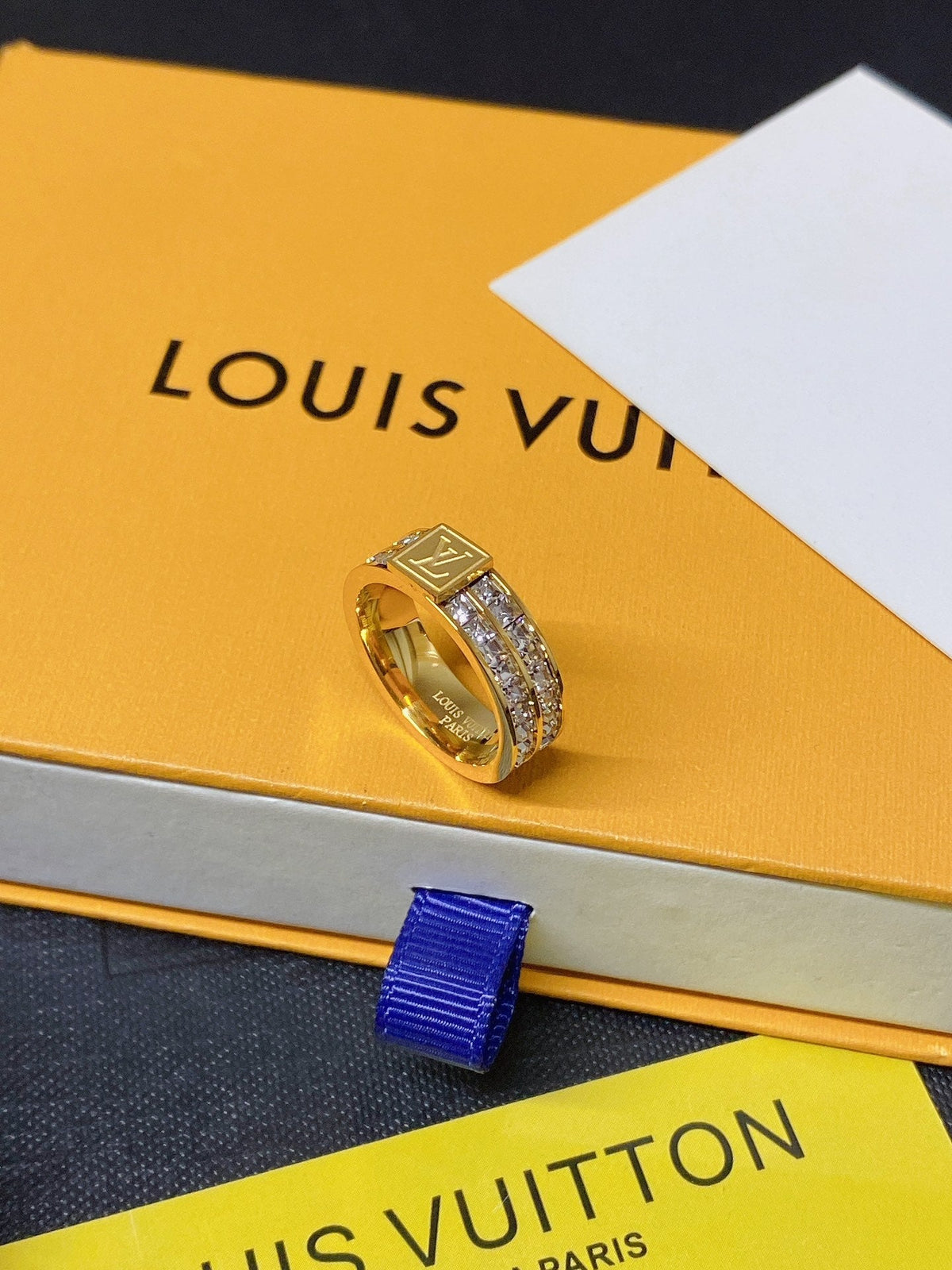 Shiny Broken Diamond Ring