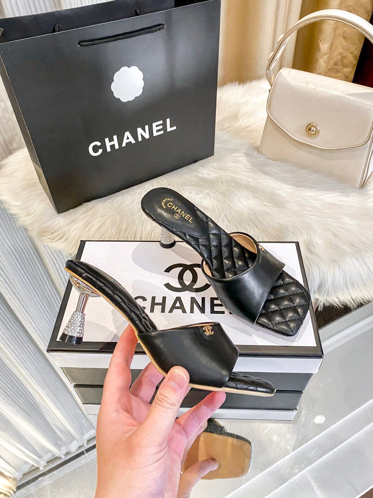 Diamond medium heel slippers
