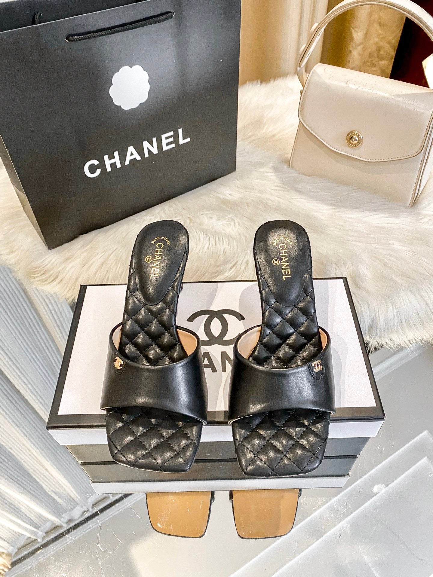 Diamond medium heel slippers